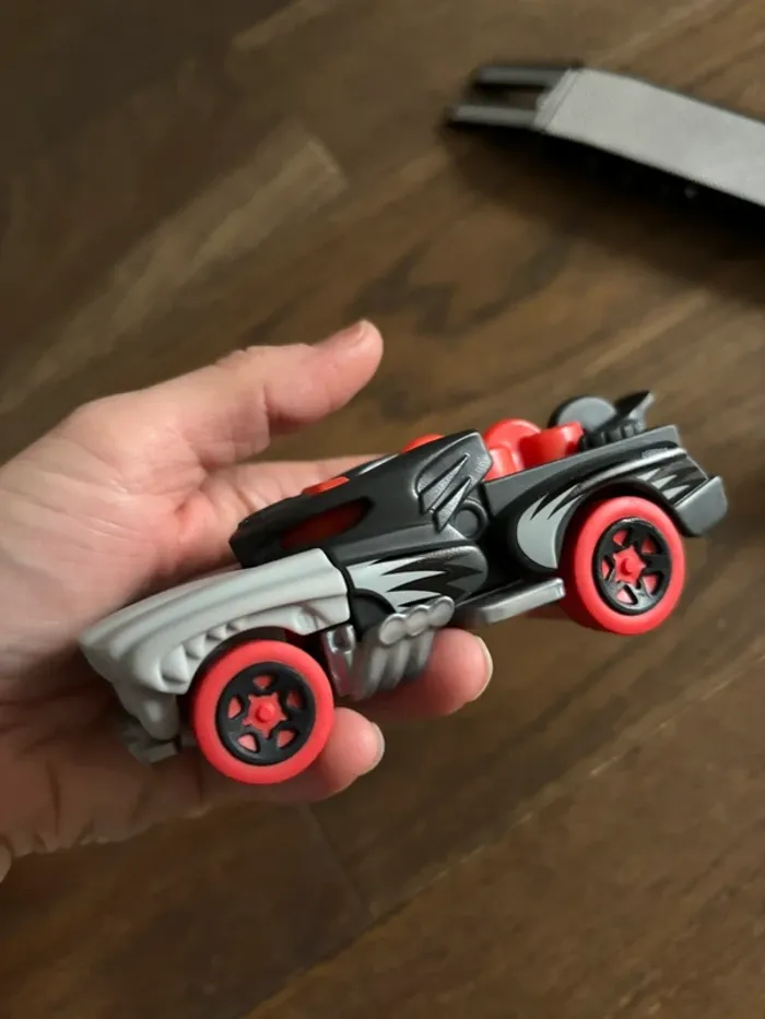 Lot de 4 figurines super-héros et voiture hotwheels Tbe Batman spiderman - photo numéro 9