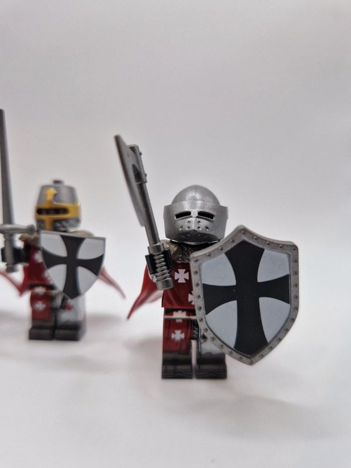 Figurines type lego 4 chevaliers templiers seigneur des anneaux - photo numéro 2