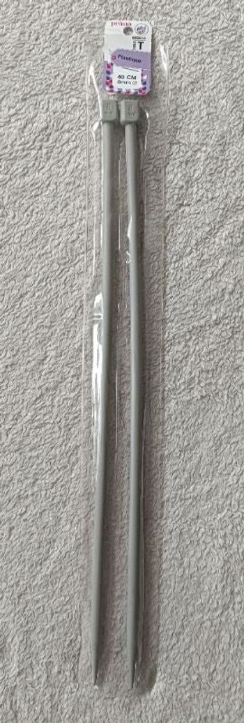 2 aiguilles à tricoter numéro 8mm de 40cm