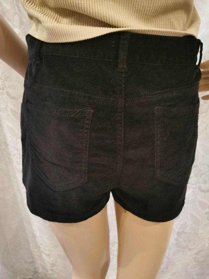 Short. Noir. Taille 36. Jennyfer - photo numéro 5