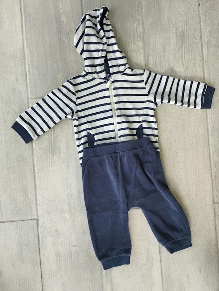 Lot n°344 Ensemble Pantalon jogging + Pull-gilet Kiabi 18 mois - photo numéro 2