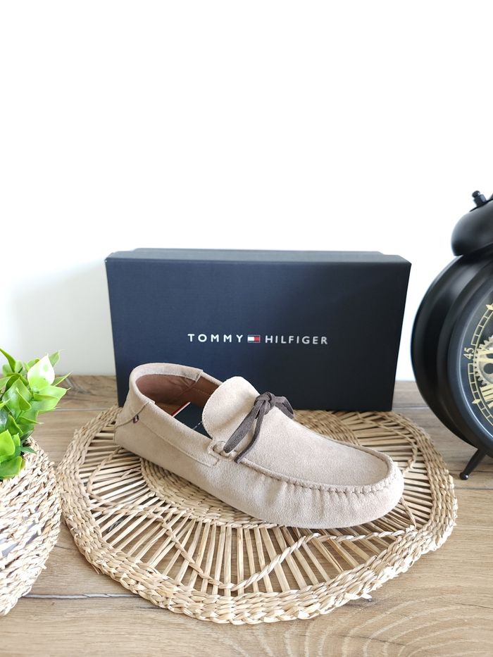 Mocassins en cuir Suède Taupe Tommy Hilfiger Pointure 42