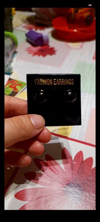 Boucle d'oreille noir