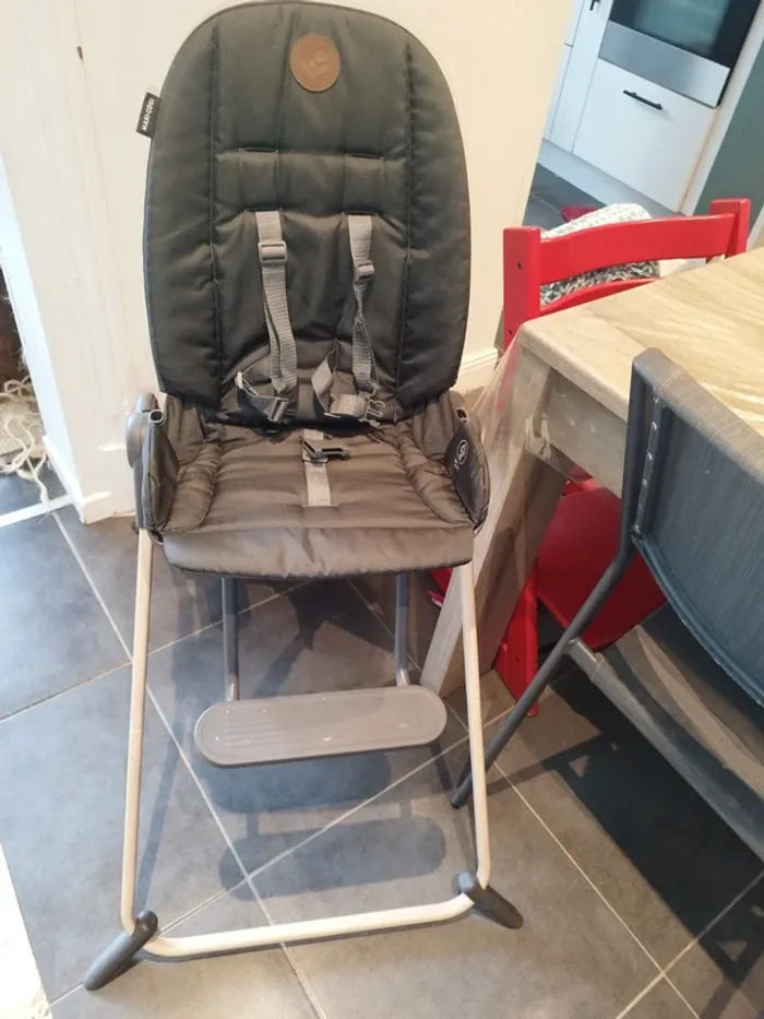 Chaise haute - photo numéro 4