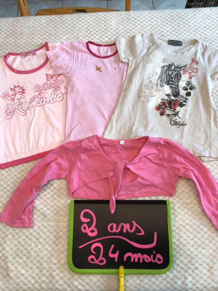 Lot 3 hauts teeshirt et gilet boléro 24 mois 2 ans