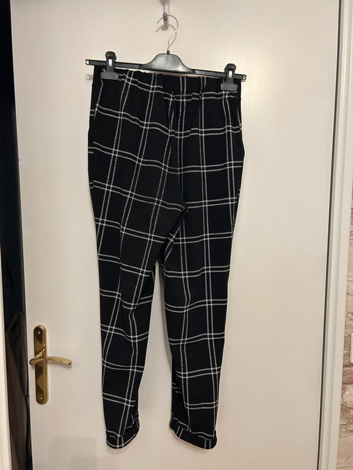 Pantalon noir à rayures blanches - Taille 38 - Marque Primark - photo numéro 4