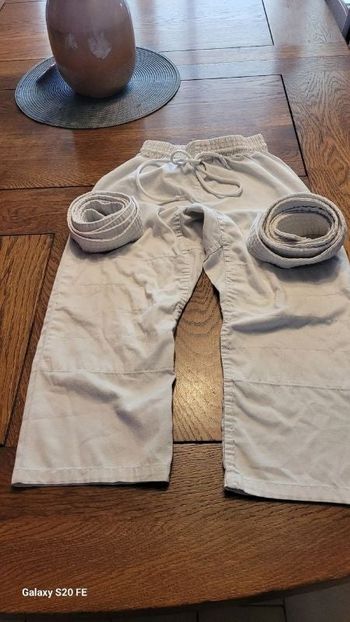 Pantalon judo 7 ans et 2 ceintures