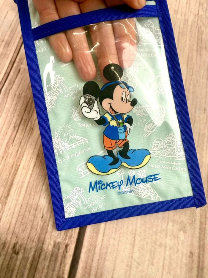 Lanière Disney pochette porte pass Mickey Tokyo Disneyland - photo numéro 4