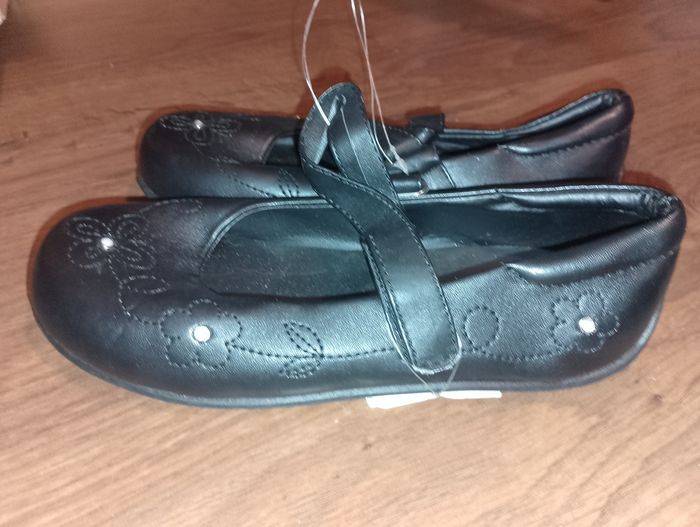 Chaussures soulier noir neuve à scratch