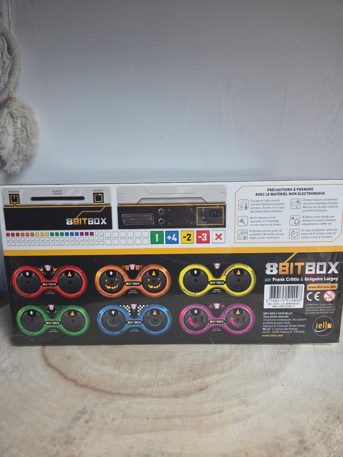 Console Jeu de Société 8 Bit Box - photo numéro 3