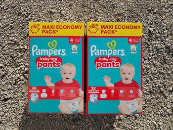 Lot de 2 cartons de 94 couches pampers pants en taille 4