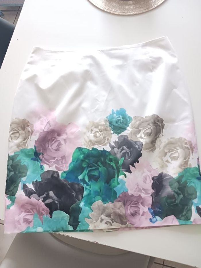 Superbe jupe effet satinée Doublée xl 44 H&M fleurie