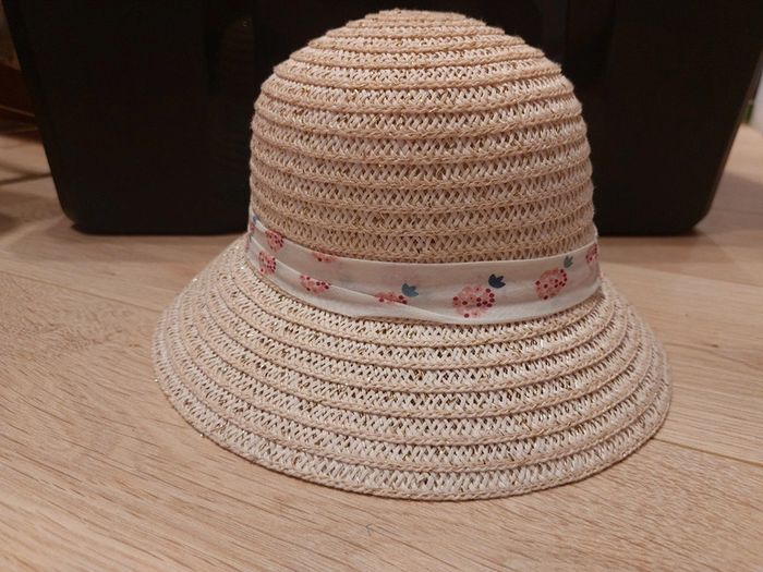 Chapeau okaidi