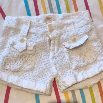Short en dentelle