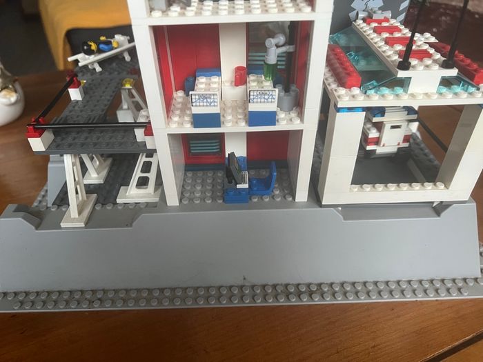 Lego hôpital city 7892 - photo numéro 3