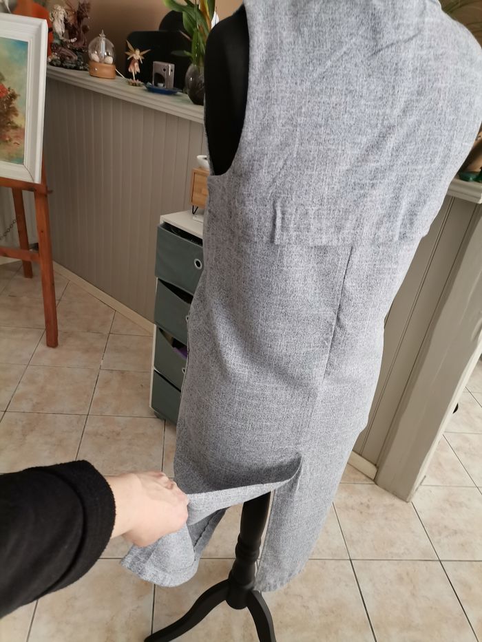 Robe droite neuve T36.38. - photo numéro 8