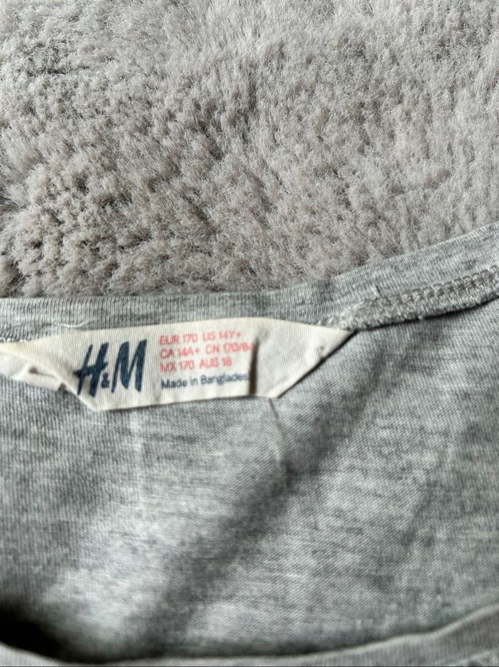 T-shirt H&M avec des chats - photo numéro 2