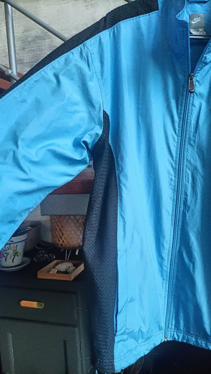 Veste Nike bleue très bon état taille XL - photo numéro 4