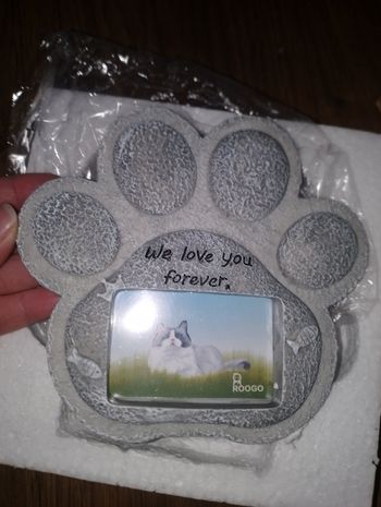 Cadre photo en forme de patte de chat neuf