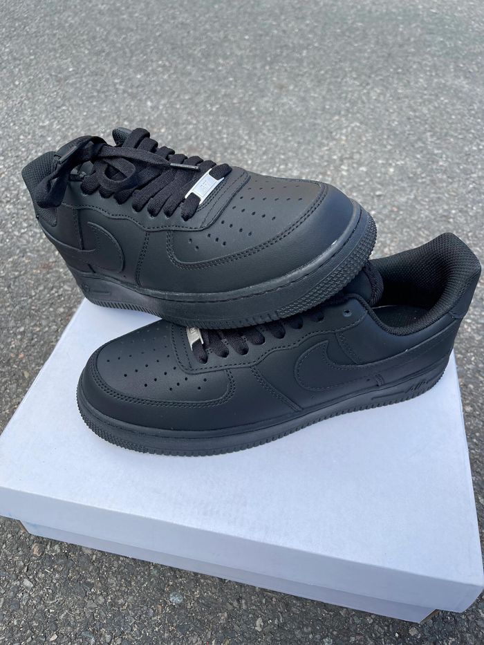 Nike Air Force 1 triple black taille:36 - photo numéro 2
