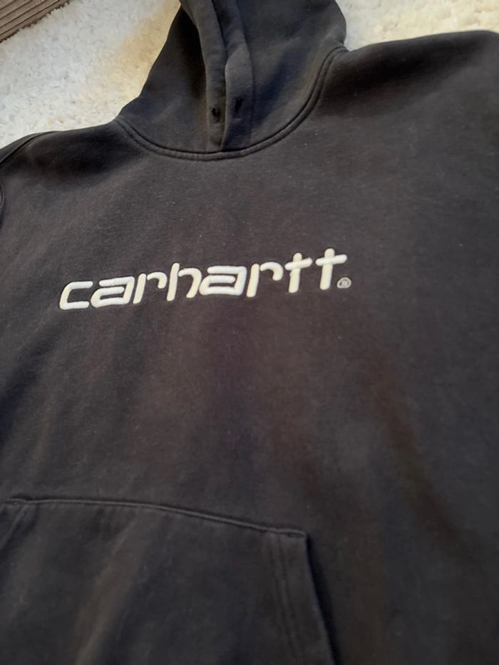 Hoodie Carhartt couleur noir, logo brodé taille M très bon état - photo numéro 5