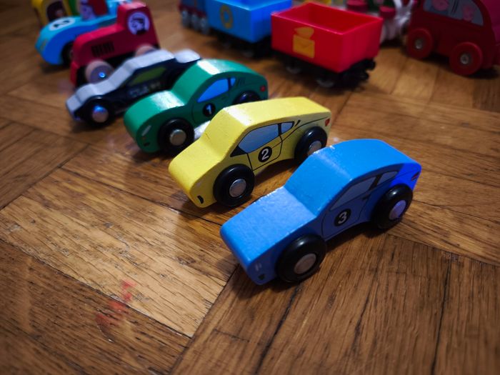 Lot Thomas le train + train Peppa Pig + voitures en bois - photo numéro 6