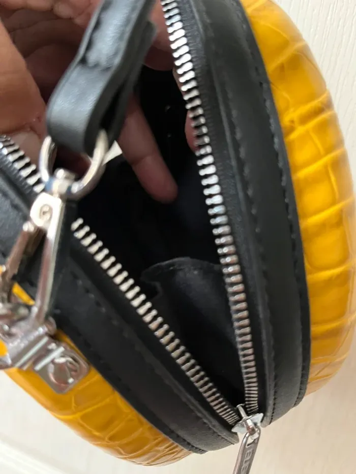 Sac original rond et jaune motif crocodile - marque élégance - photo numéro 7