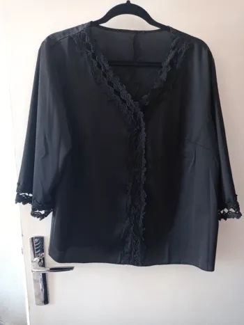 Blouse a dentelle femme de couleur noir