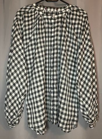 Chemise à carreaux noire et blanche manches longues
