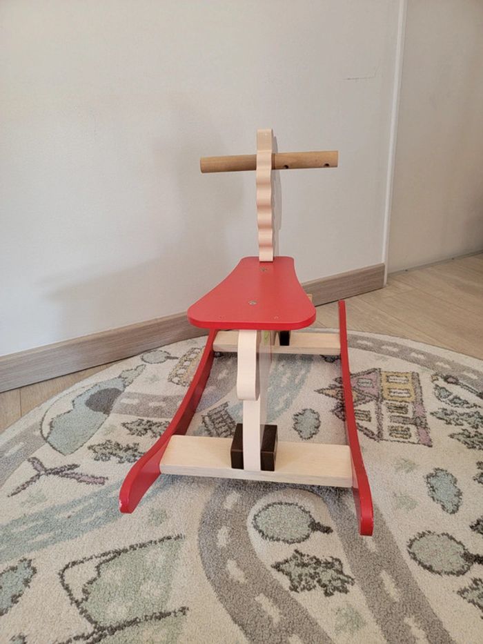 Cheval à bascule 🎠 - photo numéro 3