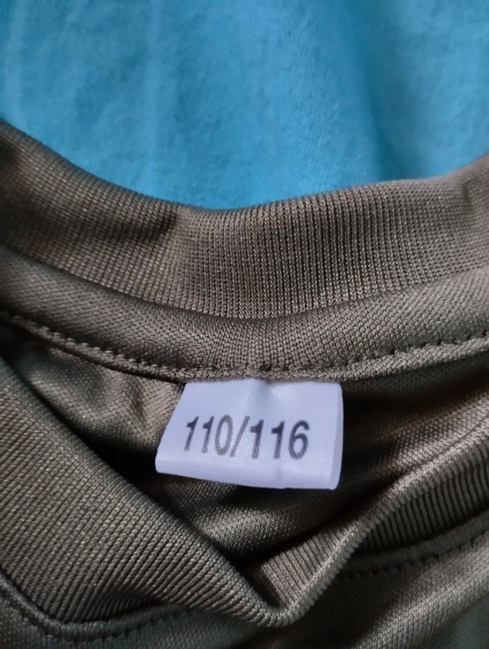 T-shirt sans manche 5ans - photo numéro 3