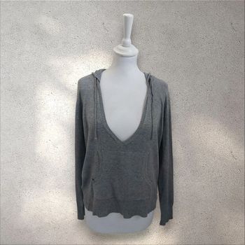 Pull à capuche gris col v taille M