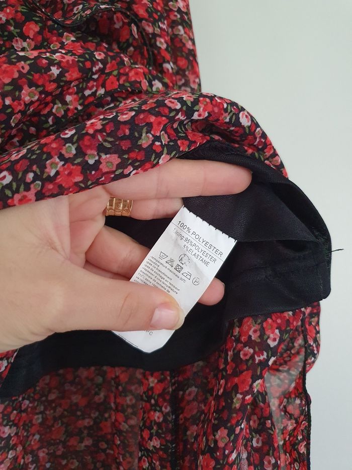 Jupe longue asymétrique rouge à fleurs Papillonne M - photo numéro 6