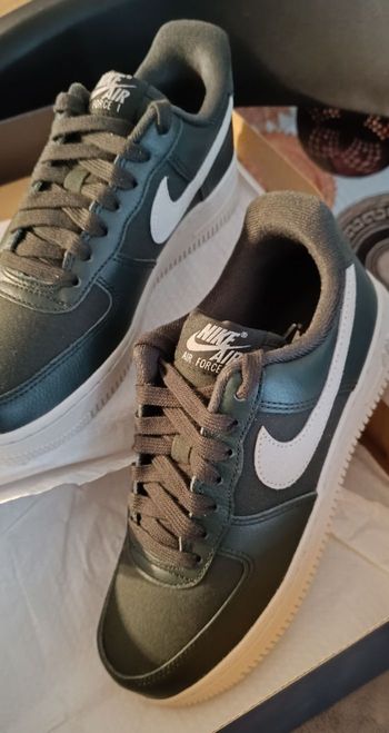 Baskets Nike air force one noires et blanches 36,5