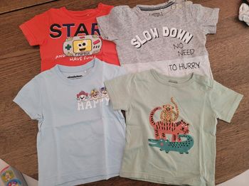 Lot 4 t shirt