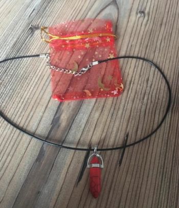 Jolie collier / pendentif en quartz hexagonal cordon en cuir