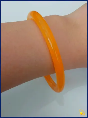 Bracelet jonc résine orange corail marbré style bouddhiste – Bijou tendance bohème chic