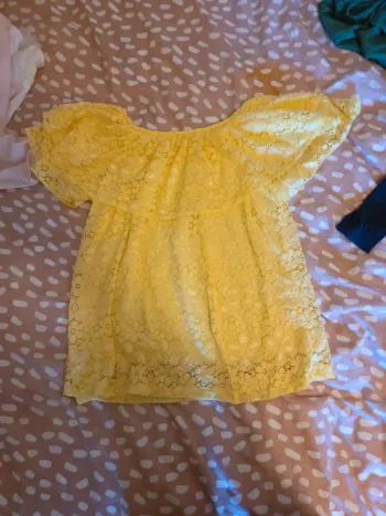 top épaules dénudées jaune pâle