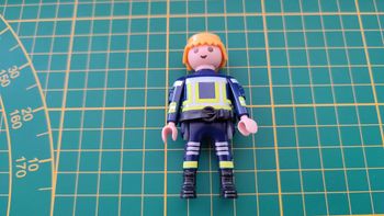 Personnage pompier 30004433 pièce Playmobil 5363 Fourgon de pompier avec sirène et gyrophare #B54