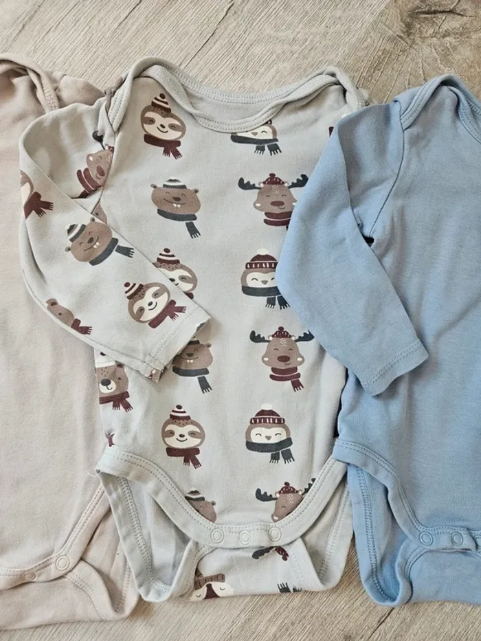 Lot 4 bodies ML C&A 12 mois - photo numéro 3
