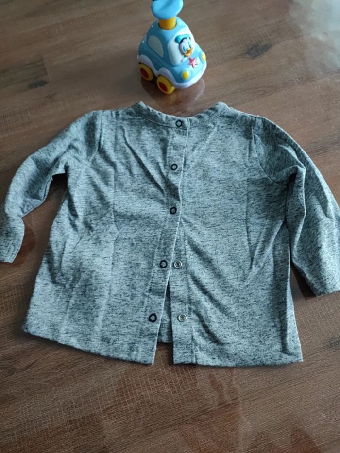 2 tee-shirts manches longues gris et moutarde - photo numéro 6