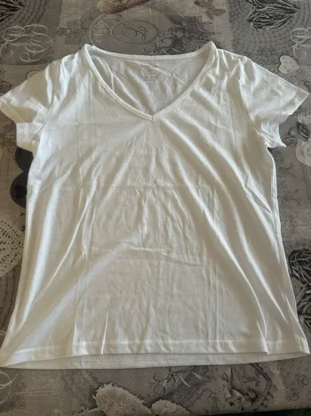 Tee shirt blanc Col V