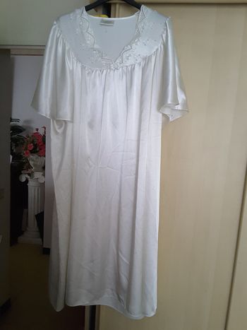 Robe de nuit neuve