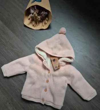 Magnifique gilet/veste polaire rose pâle neuve avec étiquette Kiabi 6 mois