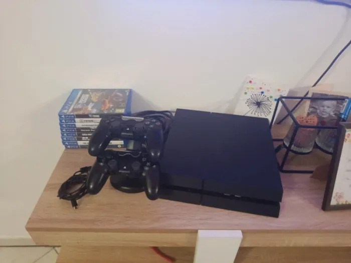 PS4 câble 2 manettes 7 jeux - photo numéro 2