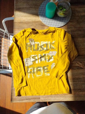 Joli tee shirt /Kiabi/ 8 ans