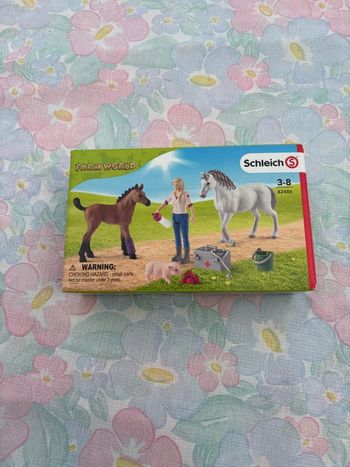 Boîte neuf schleich 42486 visite du vétérinaire pour jument et Poulain