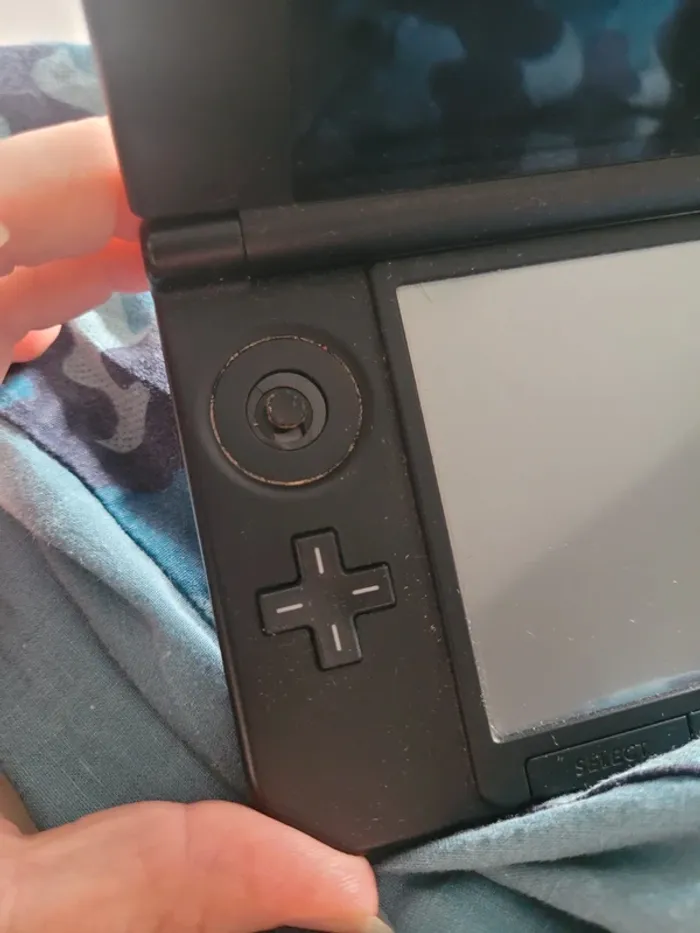 Nintendo 3ds xl rouge et noir - photo numéro 3