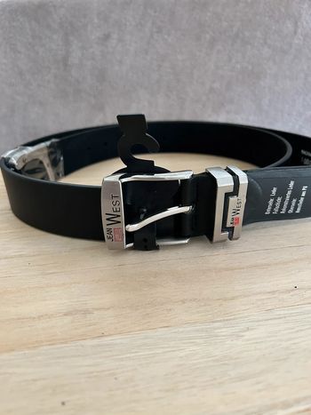 Ceinture en cuir noir taille 115 cm