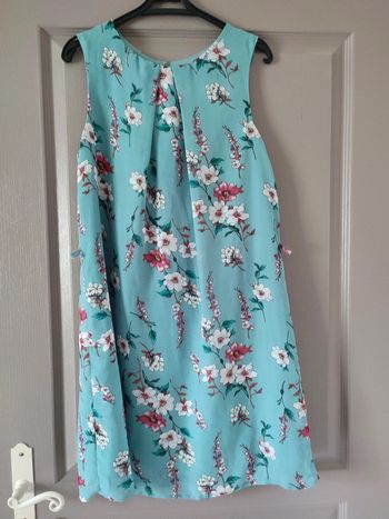 Robe mi-longue